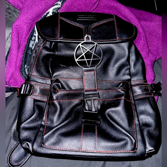 Killstar Handbags - Killstar - Demonia backpack - BIG ZIPPER BROKEN